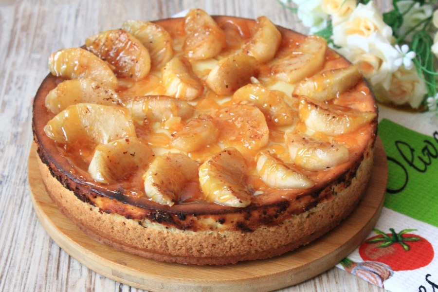 Пирог с творогом и яблоками