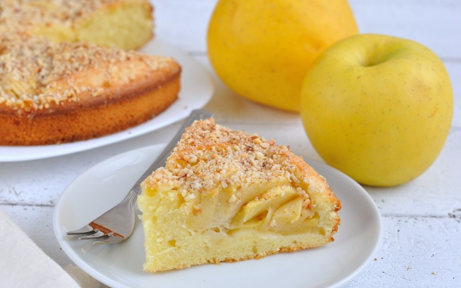 Творожный пирог с яблоками