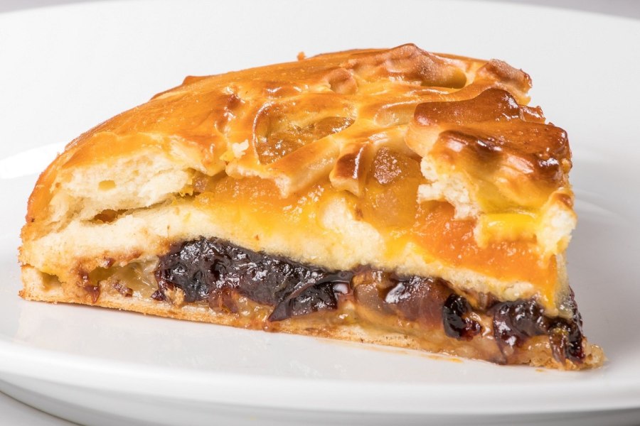 Пирог с курагой