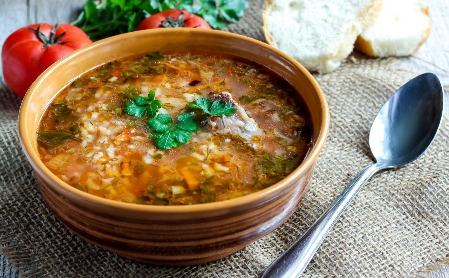 Суп-харчо из говядины с рисом классический