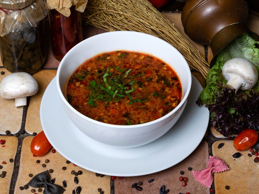 Харчо с курицей с орехами по-грузински