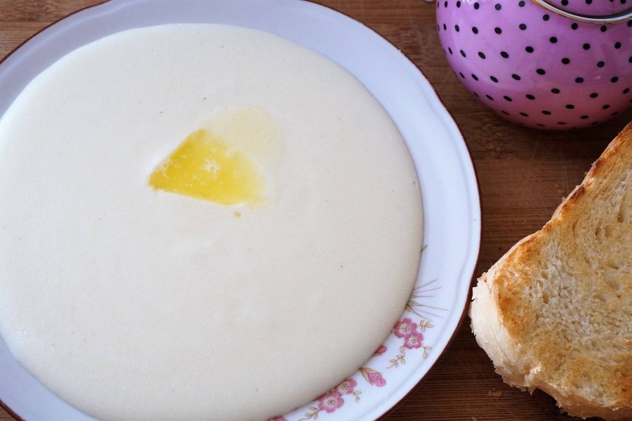 Полезна ли манная каша на молоке