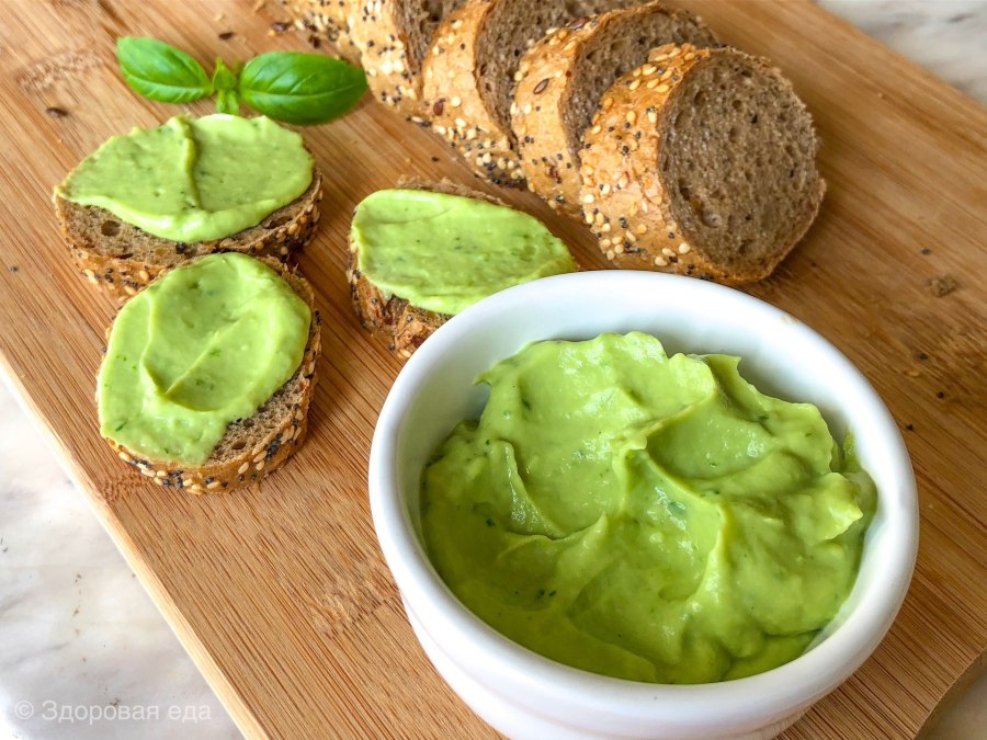 Тост с авокадо и гуакамоле