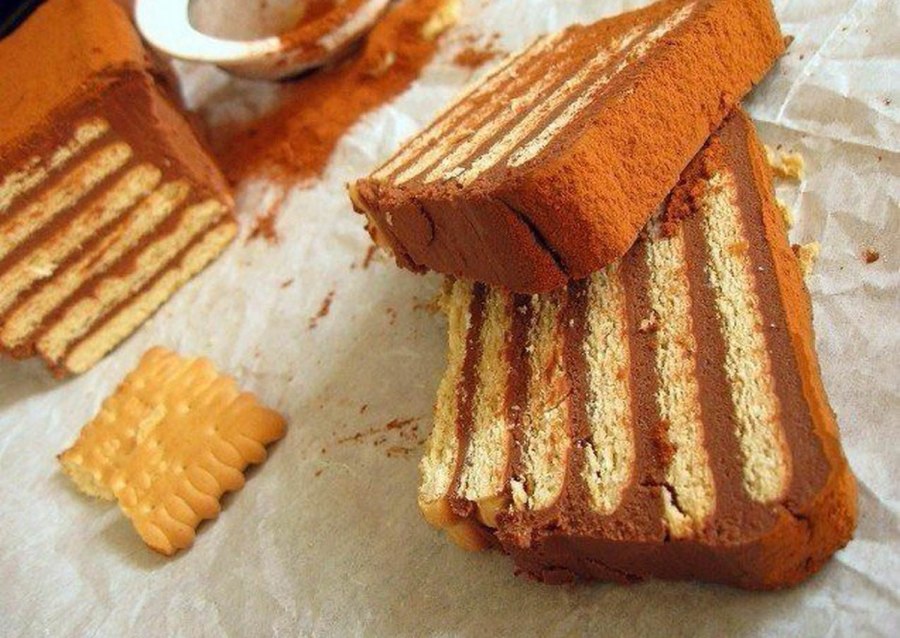 Торт из печенья без выпечки со сгущенкой