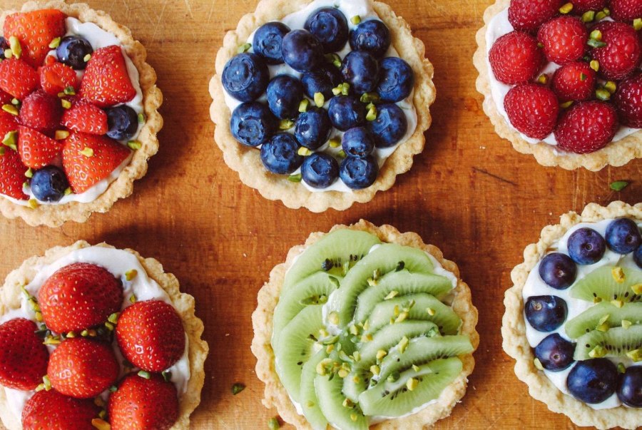 Пирожное Ягодное лукошко