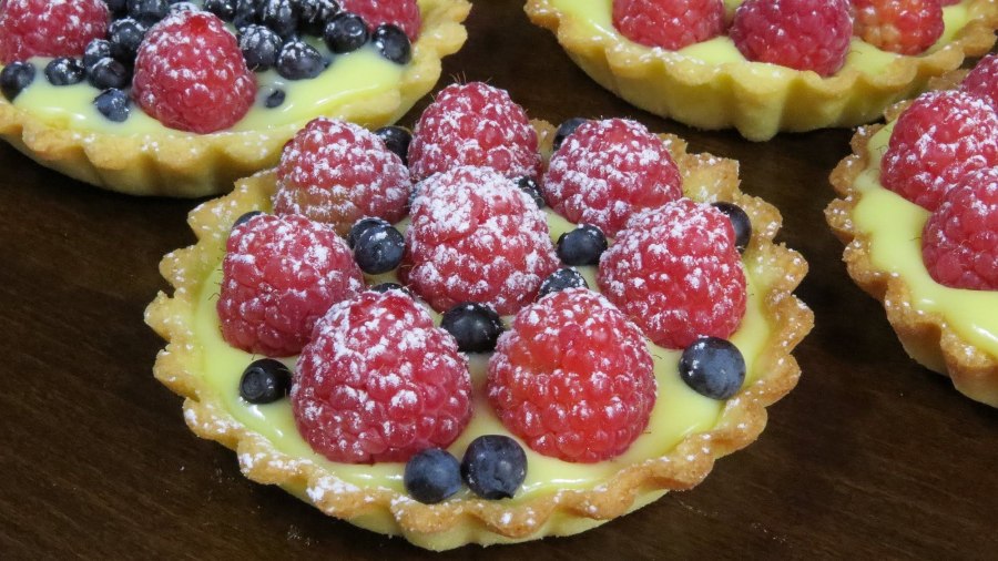 Песочное пирожное корзиночка