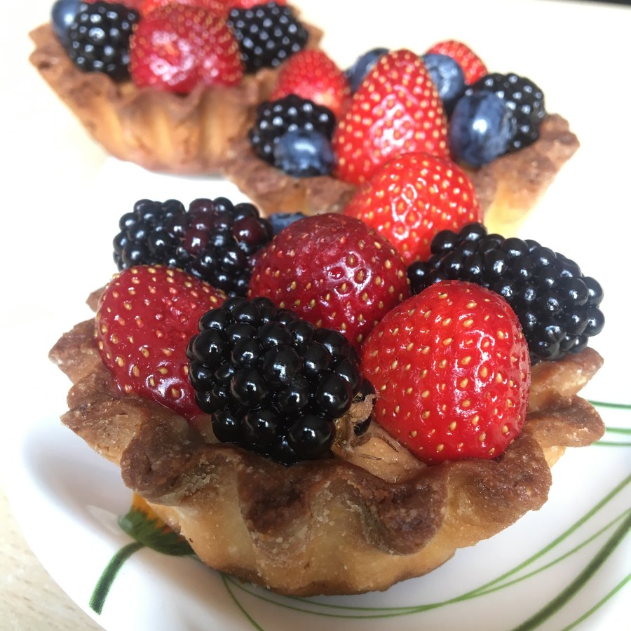 Корзиночки из песочного теста с начинкой