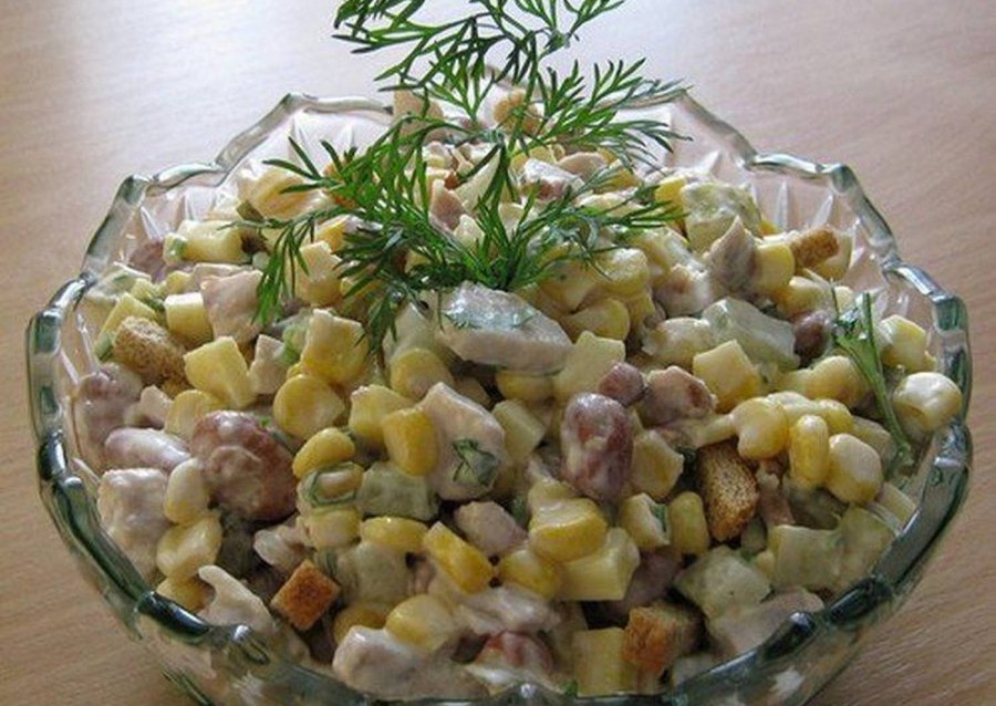 Салат с копченой курицей
