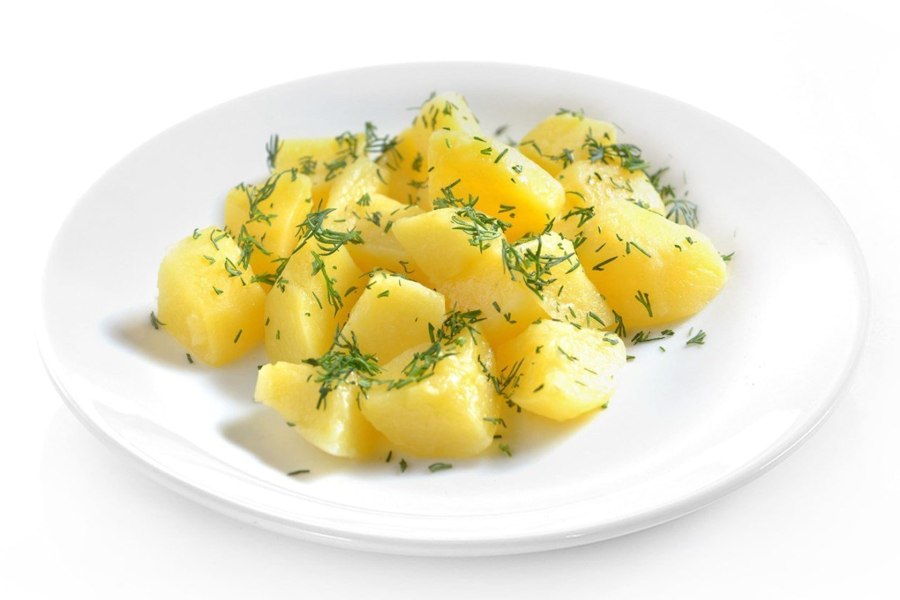 Картофель отварной с маслом и зеленью