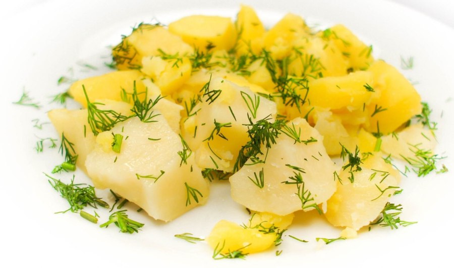Картофель с зеленью