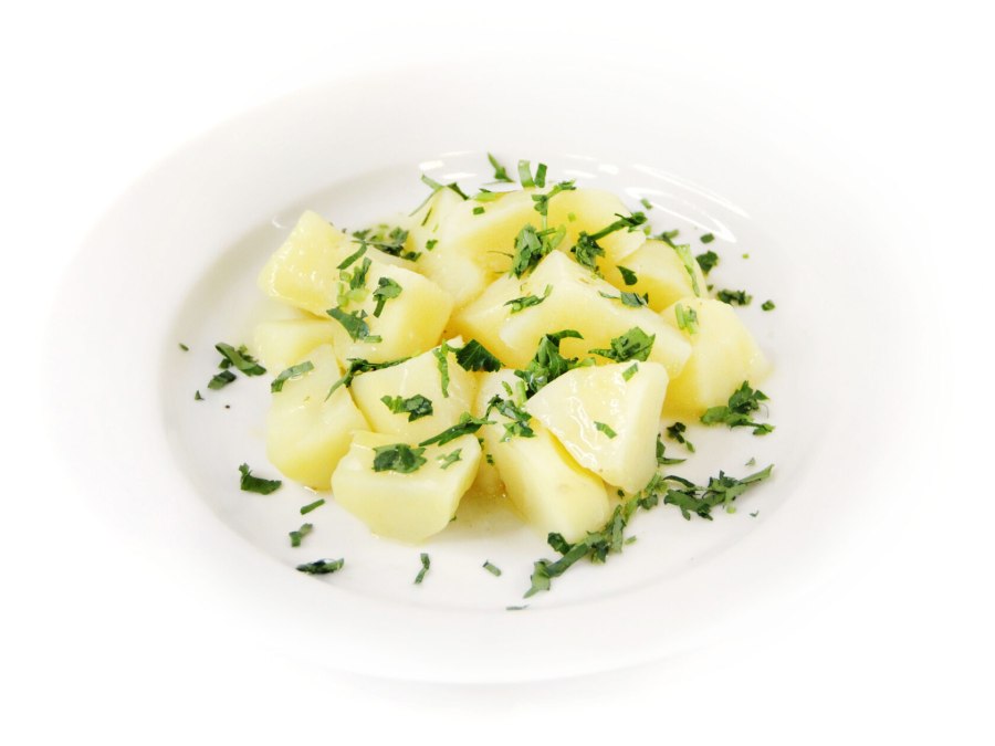 Картофель отварной с маслом и зеленью