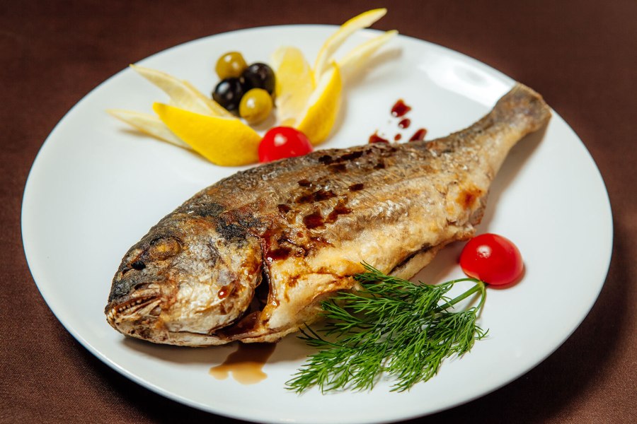 Дорадо с базиликом и пармезаном