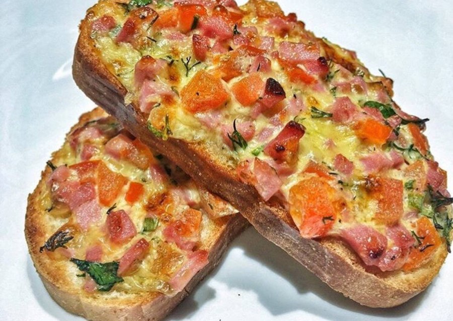 Пирог с курицей и сыром