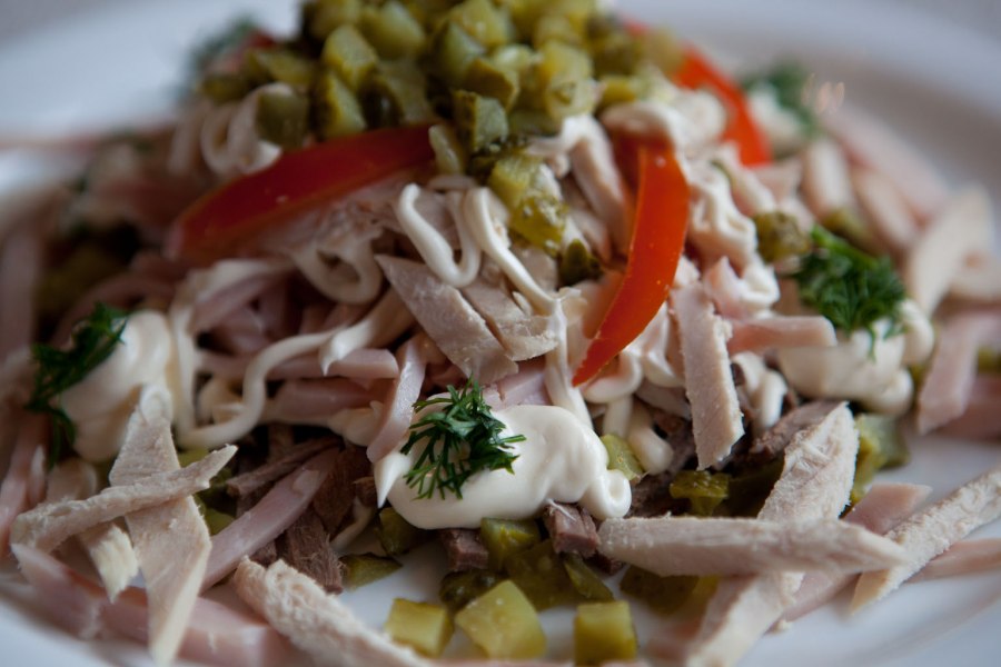 Салатыа и праздничный стол