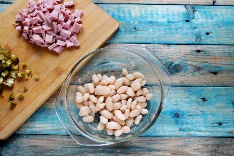 Салат с ветчиной и капустой