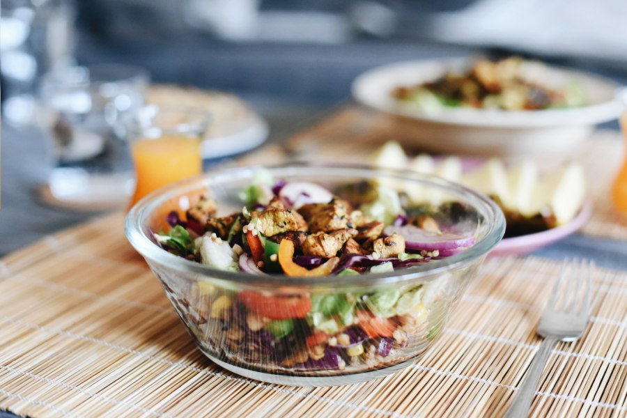 Салат с печенью соломкой