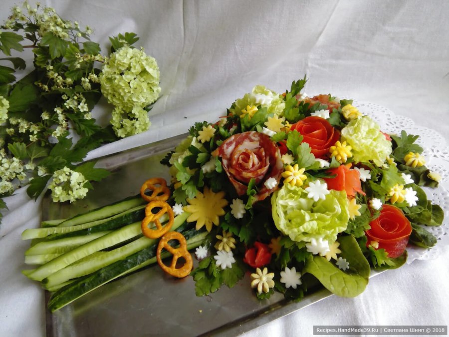 Салат букет роз