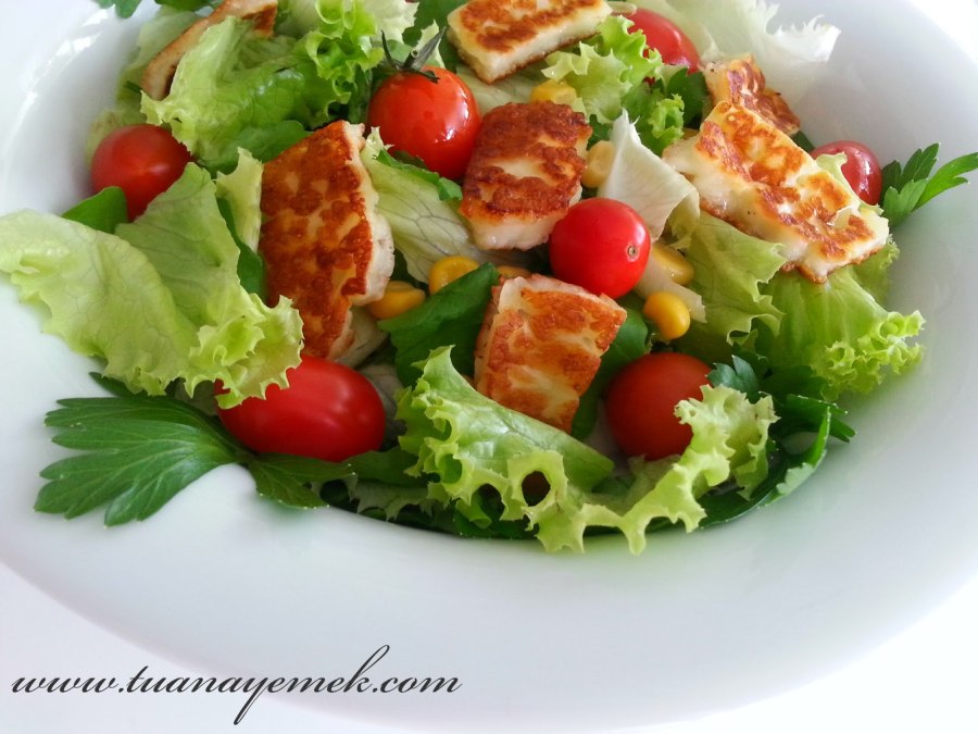 Салат с рукколой помидорами