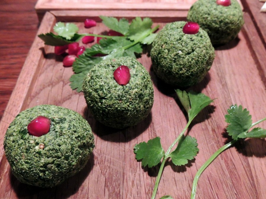 Пхали из бурачных листьев