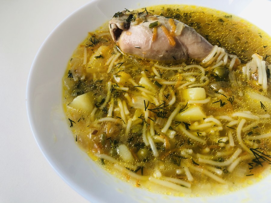 Куриный суп с домашней лапшой