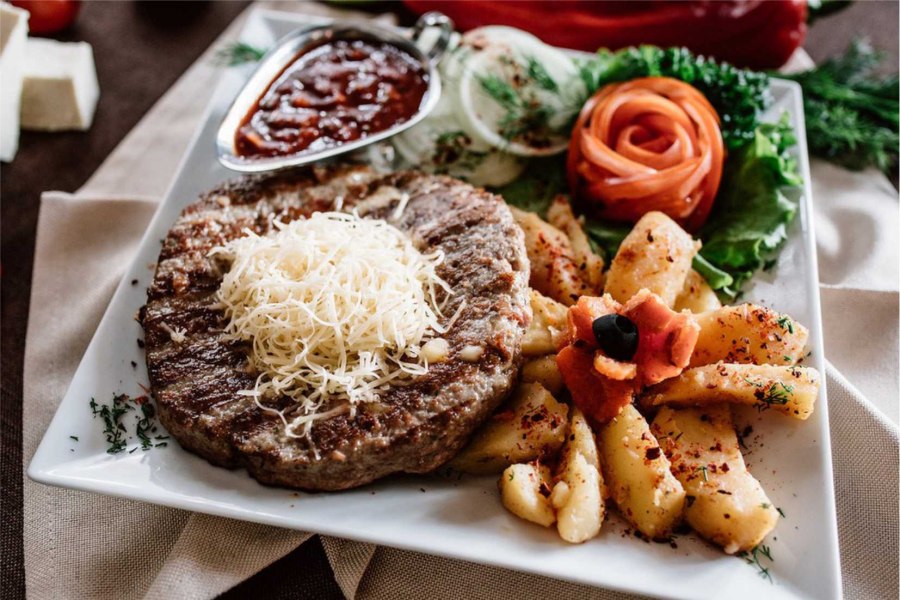 Плескавица Балкан гриль