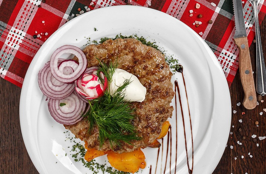 Балканская котлета плескавица