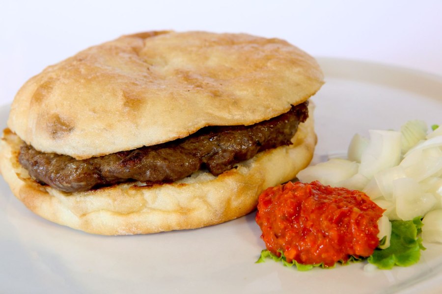 Сербская плескавица