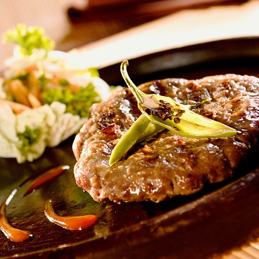 Сербский бургер плескавица