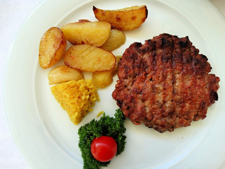 Пунена плескавица