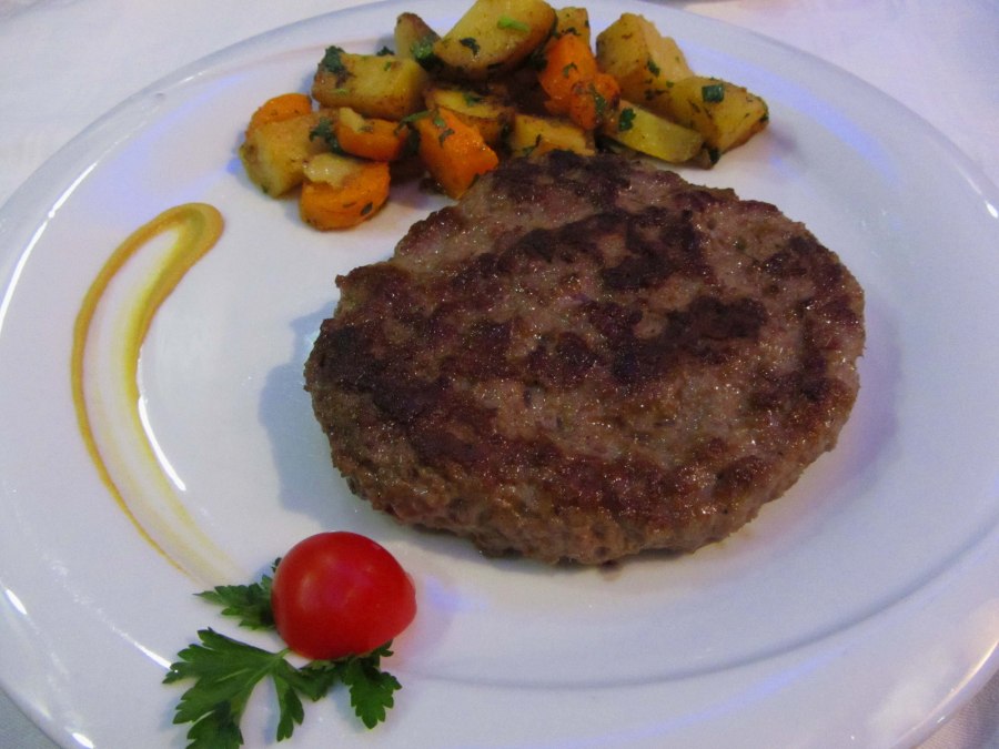 Плескавица в кишке