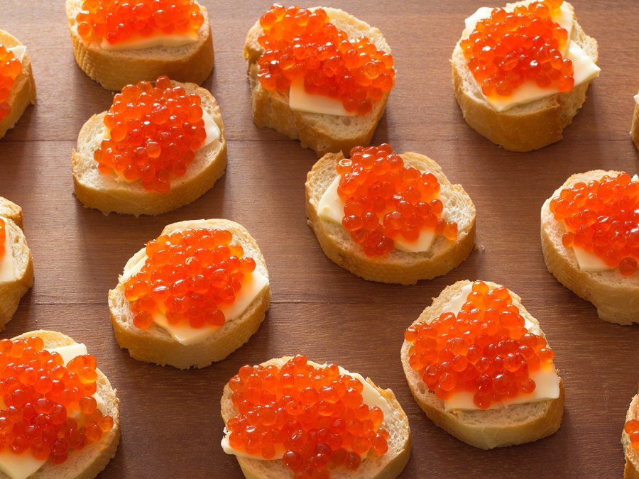Бутерброды с икрой