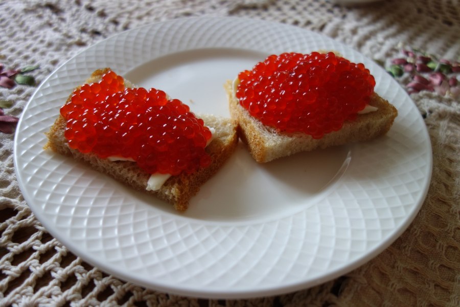 Бутерброды с икрой