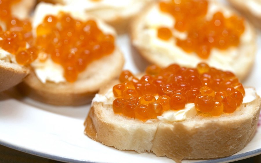 Бутеры с икрой