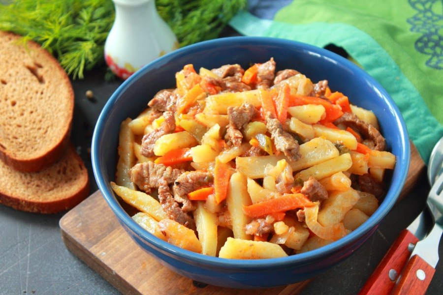 АЗУ по-татарски с солеными огурцами