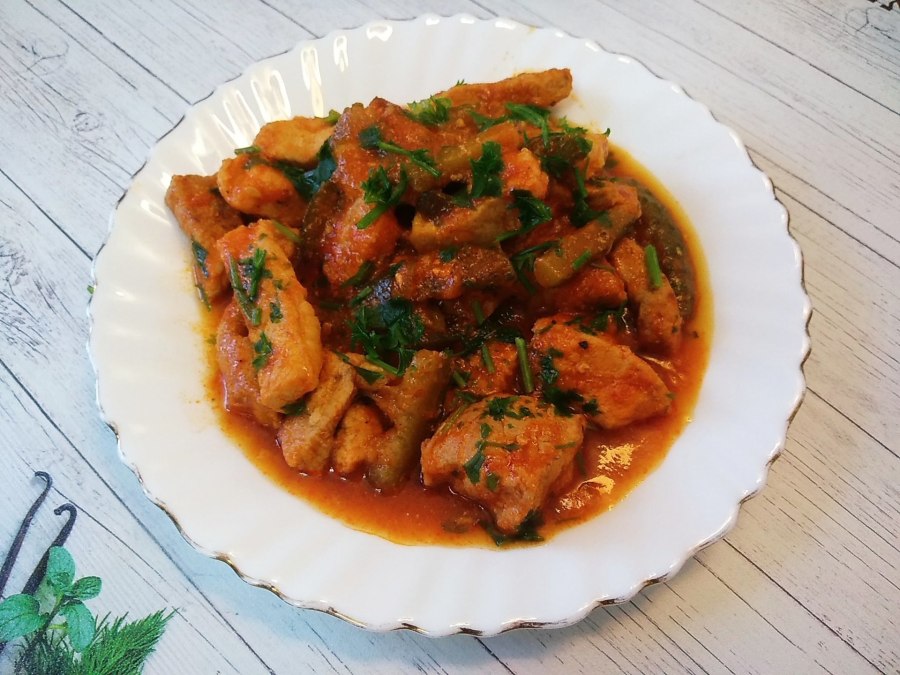 АЗУ по-татарски с солеными огурцами