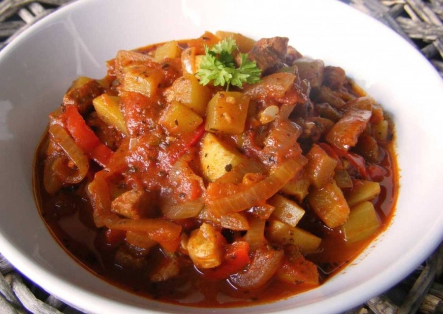 АЗУ по-татарски с солеными огурцами