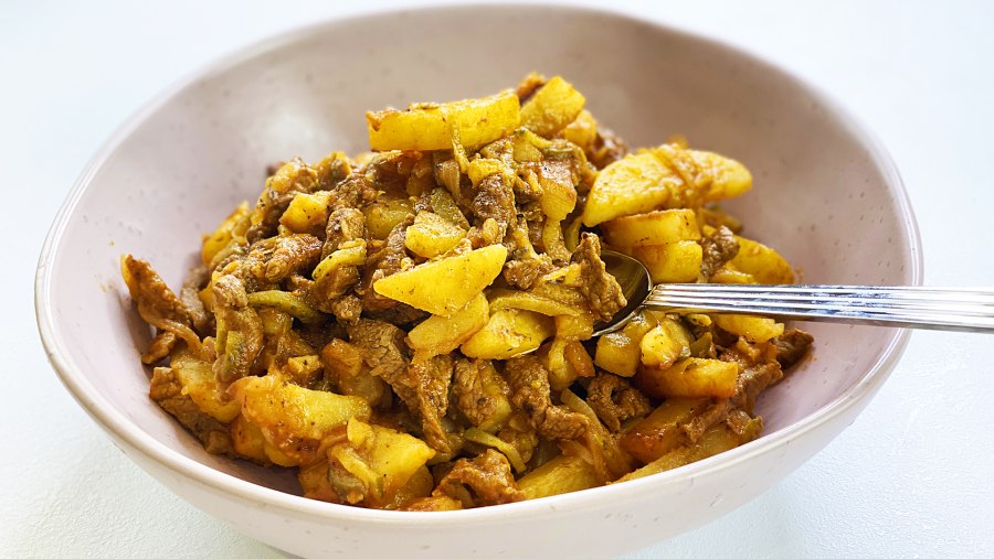 АЗУ из говядины с солеными огурцами в мультиварке