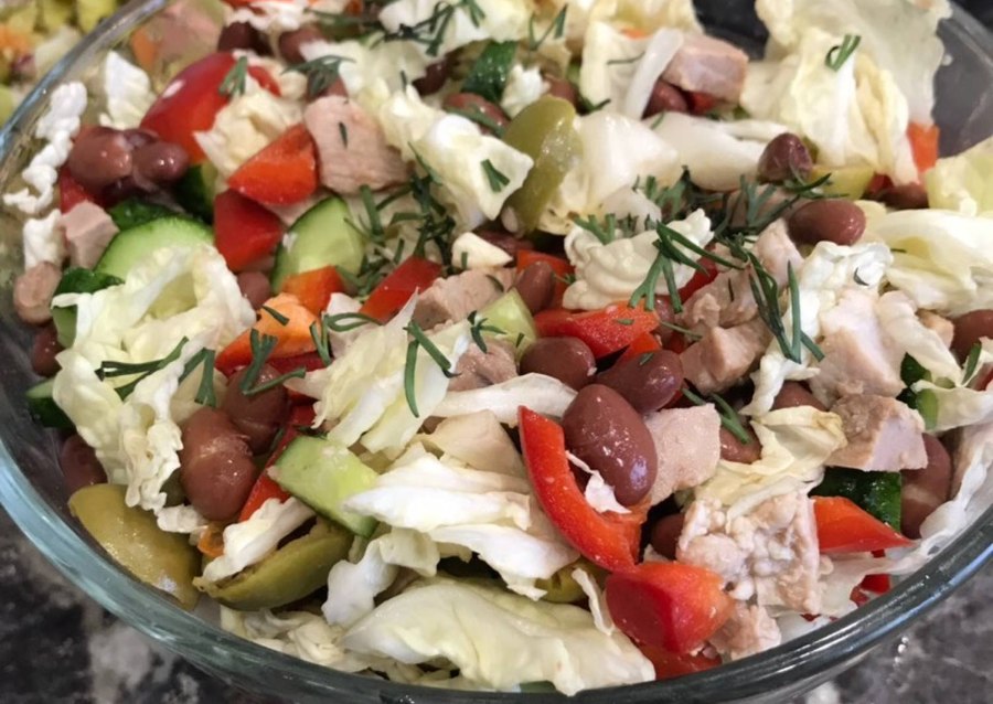 Салат с куриной жуткой