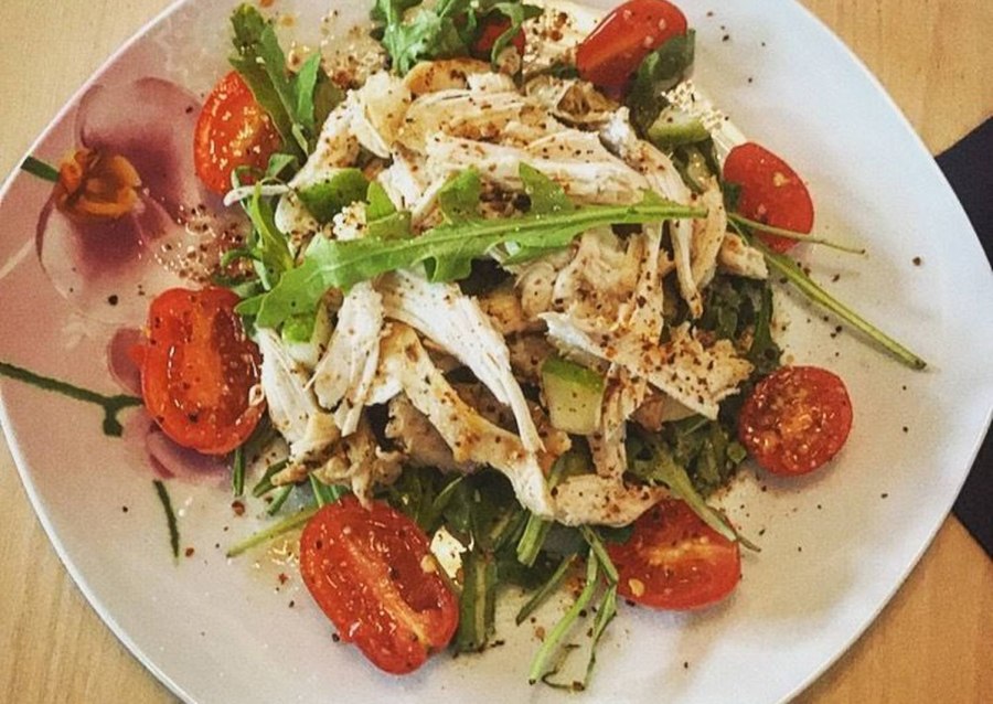 Салат Обжорка с яичными блинчиками