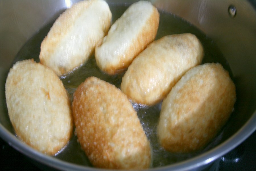 Пирожки жареные