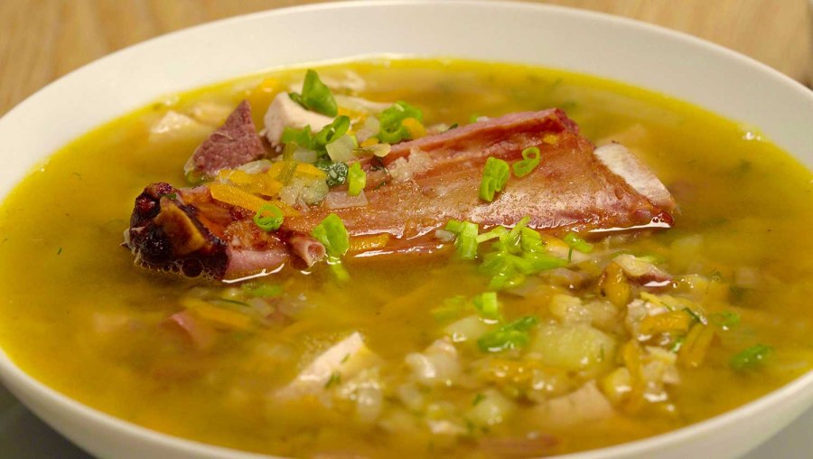 Суп гороховый с копченостями