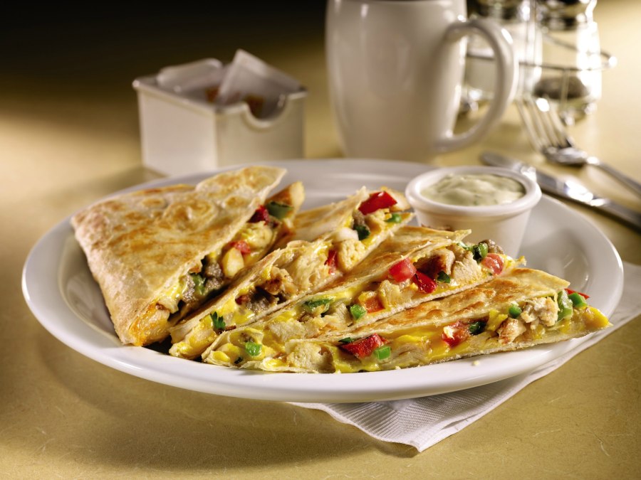 Цезарь ролл в тортилье