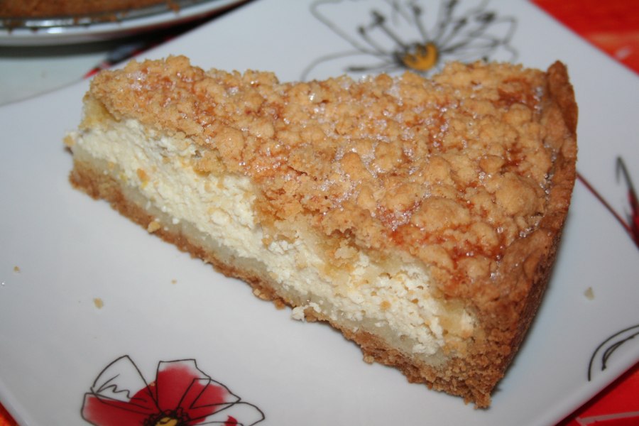 Ватрушка с жимолостью