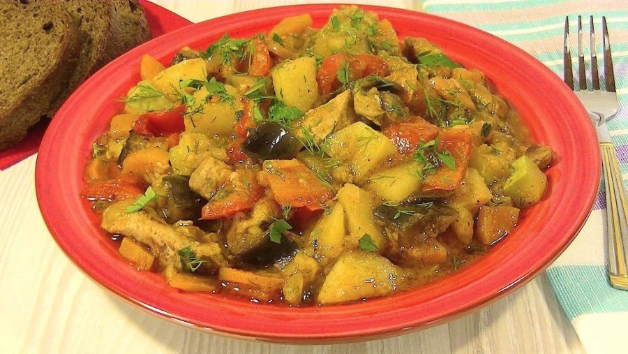 Овощное рагу с кабачками и картошкой
