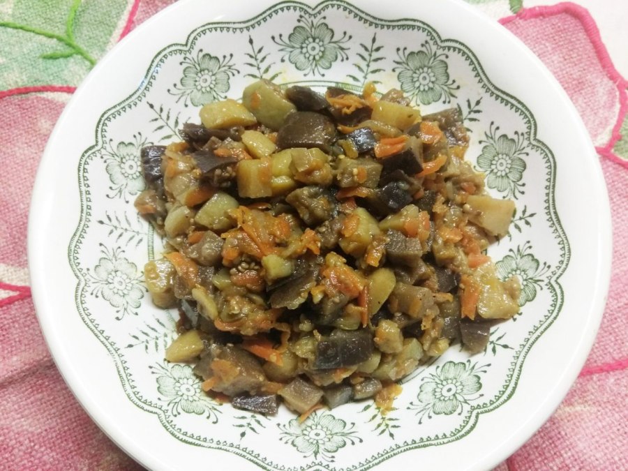 Кабачки тушеные с грибами