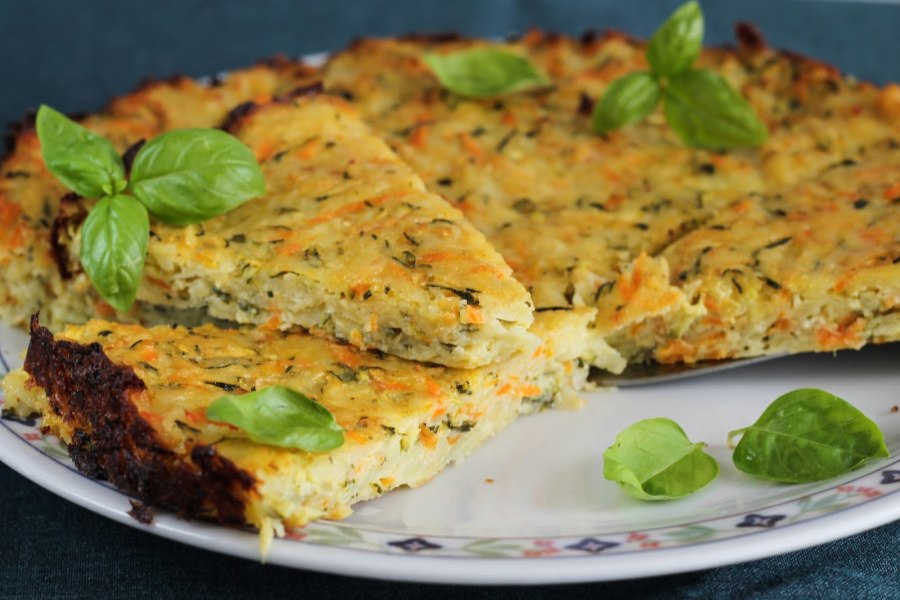 Греческая мусака под соусом бешамель