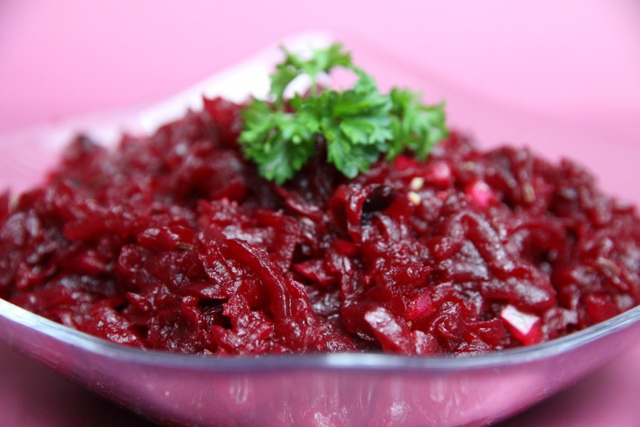 Свекольный салат с курицей