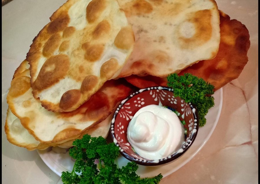 Лепёшки на сметане на сковороде