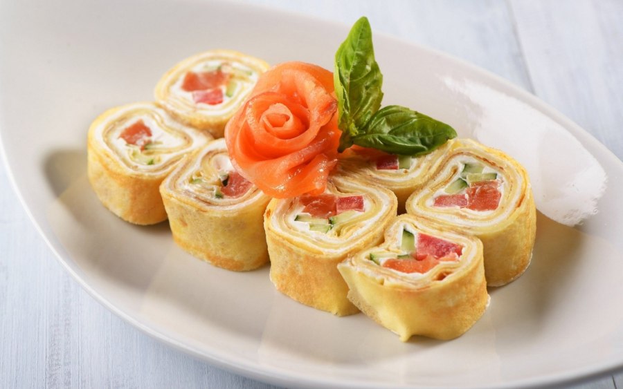 Блинчатые роллы с семгой