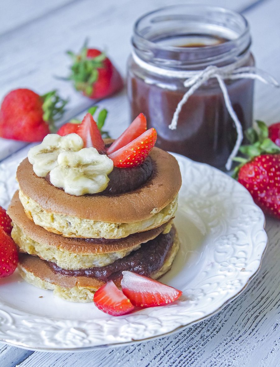 Оладьи с клубникой на молоке